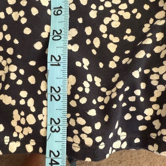 J Jill Black White Abstract Print Pima 3/4 Sleeve Forward Seam V Neck Tee Sz SML - Picture 8 of 9